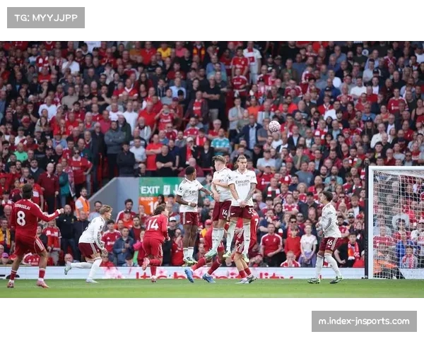 利兹联领先降级区三分形势微妙 后续赛程将成保级关键